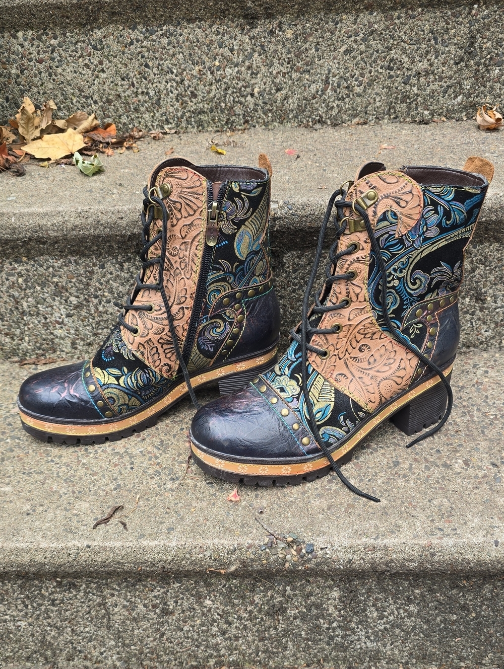 L' Artiste Embellished Floral Lace-Up Women's Ankle Boots - Black & Tan, Purple